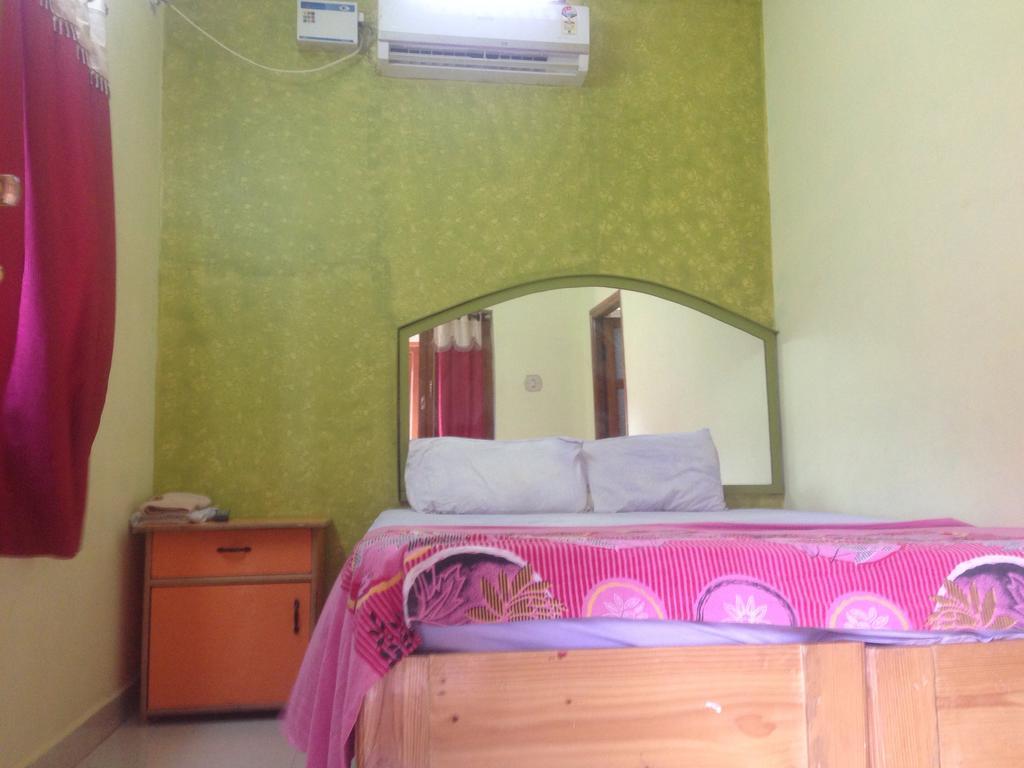 Thilak Home Stay Hampi Bagian luar foto